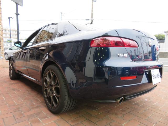 アルファ159 フレッチャロードII HDDナビ ETC ベージュ系革シート シートヒーター パワーシート 18インチアルミホイール(19枚目)