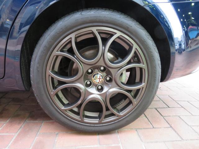 アルファ159 フレッチャロードII HDDナビ ETC ベージュ系革シート シートヒーター パワーシート 18インチアルミホイール(27枚目)