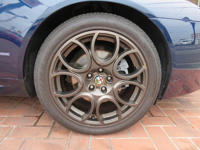 アルファ159 フレッチャロードII HDDナビ ETC ベージュ系革シート シートヒーター パワーシート 18インチアルミホイール(28枚目)