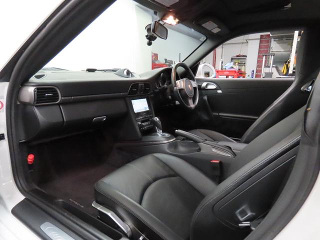 ９１１ ９１１カレラ　ＰＤＫ　後期　スポクロ　ＰＡＳＭ　サンルーフ　黒革　シートヒーター　Ｃｌａｒｉｏｎ製ナビ　地デジＴＶ　Ｂカメラ　オートＡＣ　アルカンターラルーフライニング　ＰＤＬＳキセノン　純正１８インチＡＷ（11枚目）