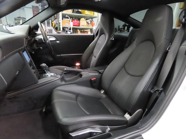 ９１１ ９１１カレラ　ＰＤＫ　後期　スポクロ　ＰＡＳＭ　サンルーフ　黒革　シートヒーター　Ｃｌａｒｉｏｎ製ナビ　地デジＴＶ　Ｂカメラ　オートＡＣ　アルカンターラルーフライニング　ＰＤＬＳキセノン　純正１８インチＡＷ（12枚目）