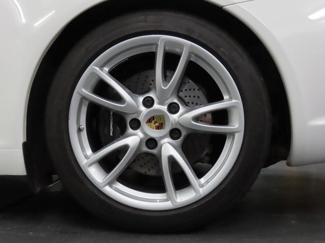 ９１１ ９１１カレラ　ＰＤＫ　後期　スポクロ　ＰＡＳＭ　サンルーフ　黒革　シートヒーター　Ｃｌａｒｉｏｎ製ナビ　地デジＴＶ　Ｂカメラ　オートＡＣ　アルカンターラルーフライニング　ＰＤＬＳキセノン　純正１８インチＡＷ（32枚目）