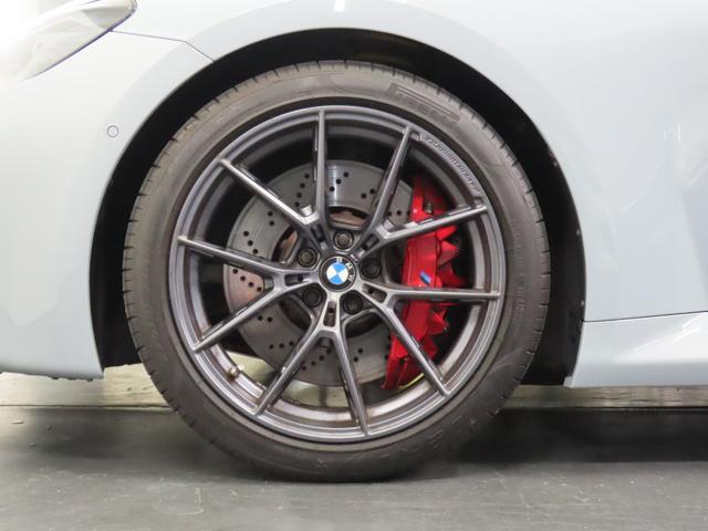 Ｍ２ ベースグレード　Ｍパフォ１９／２０インチ鍛造ＡＷ　カーボンルーフ／ＩＮＴトリム　ＫＷ車高調　ｈａｒｍａｎ／ｋａｒｄｏｎ　ナビＢカメラ　ＰＤＣクルコン　黒革　シートヒーター　Ｍスポーツエキゾースト　ホイール／サス純正有（10枚目）