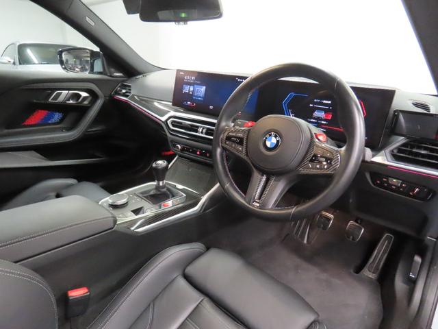 Ｍ２ ベースグレード　Ｍパフォ１９／２０インチ鍛造ＡＷ　カーボンルーフ／ＩＮＴトリム　ＫＷ車高調　ｈａｒｍａｎ／ｋａｒｄｏｎ　ナビＢカメラ　ＰＤＣクルコン　黒革　シートヒーター　Ｍスポーツエキゾースト　ホイール／サス純正有（13枚目）