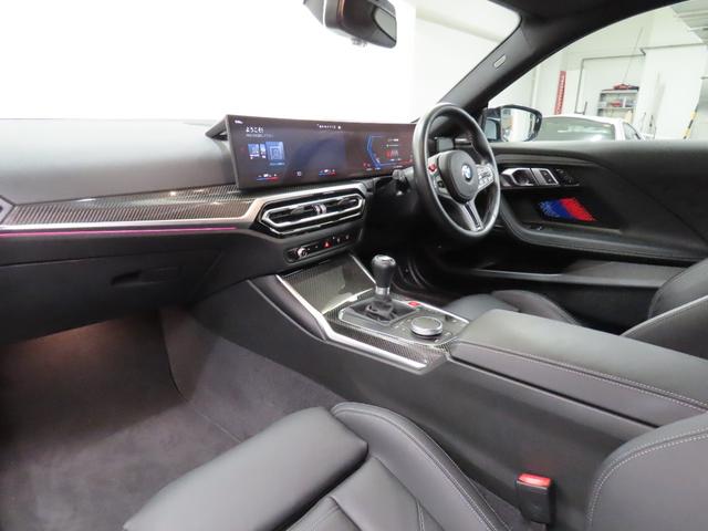 Ｍ２ ベースグレード　Ｍパフォ１９／２０インチ鍛造ＡＷ　カーボンルーフ／ＩＮＴトリム　ＫＷ車高調　ｈａｒｍａｎ／ｋａｒｄｏｎ　ナビＢカメラ　ＰＤＣクルコン　黒革　シートヒーター　Ｍスポーツエキゾースト　ホイール／サス純正有（14枚目）