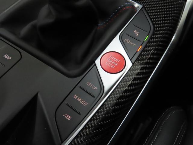 Ｍ２ ベースグレード　Ｍパフォ１９／２０インチ鍛造ＡＷ　カーボンルーフ／ＩＮＴトリム　ＫＷ車高調　ｈａｒｍａｎ／ｋａｒｄｏｎ　ナビＢカメラ　ＰＤＣクルコン　黒革　シートヒーター　Ｍスポーツエキゾースト　ホイール／サス純正有（24枚目）