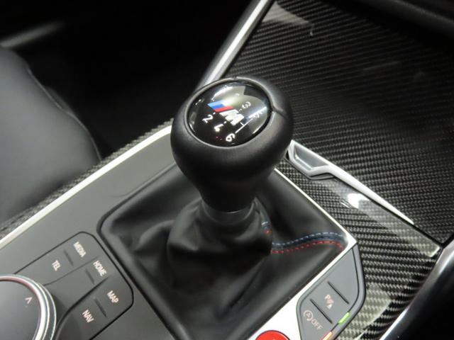 Ｍ２ ベースグレード　Ｍパフォ１９／２０インチ鍛造ＡＷ　カーボンルーフ／ＩＮＴトリム　ＫＷ車高調　ｈａｒｍａｎ／ｋａｒｄｏｎ　ナビＢカメラ　ＰＤＣクルコン　黒革　シートヒーター　Ｍスポーツエキゾースト　ホイール／サス純正有（25枚目）