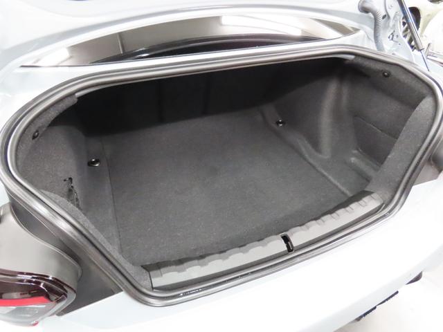 Ｍ２ ベースグレード　Ｍパフォ１９／２０インチ鍛造ＡＷ　カーボンルーフ／ＩＮＴトリム　ＫＷ車高調　ｈａｒｍａｎ／ｋａｒｄｏｎ　ナビＢカメラ　ＰＤＣクルコン　黒革　シートヒーター　Ｍスポーツエキゾースト　ホイール／サス純正有（32枚目）