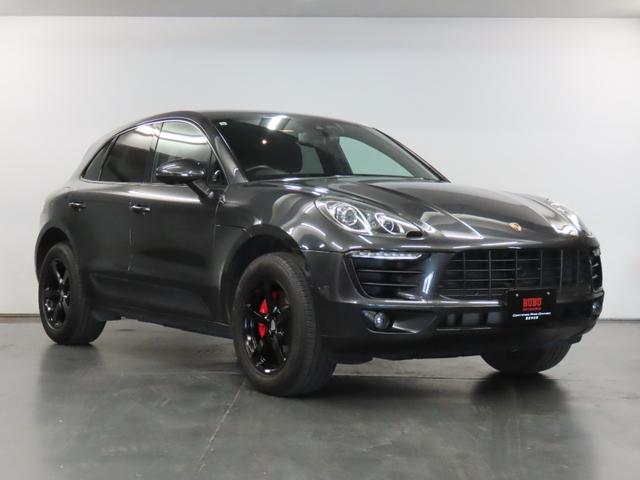 マカン マカン　正規ディーラー車　ブラックレザー　１４ｗａｙメモリーパワーシート／ヒーター　アダプティブクルーズコントロール　エントリードライブ　ＰＤＬＳキセノン　純正ナビ／バックカメラ　純正黒１８ｉｎｔホイール（3枚目）