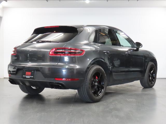 マカン マカン　正規ディーラー車　ブラックレザー　１４ｗａｙメモリーパワーシート／ヒーター　アダプティブクルーズコントロール　エントリードライブ　ＰＤＬＳキセノン　純正ナビ／バックカメラ　純正黒１８ｉｎｔホイール（5枚目）