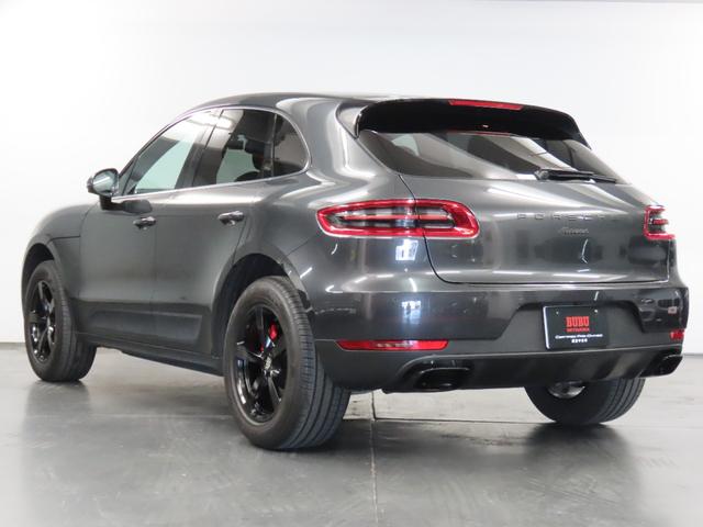 マカン マカン　正規ディーラー車　ブラックレザー　１４ｗａｙメモリーパワーシート／ヒーター　アダプティブクルーズコントロール　エントリードライブ　ＰＤＬＳキセノン　純正ナビ／バックカメラ　純正黒１８ｉｎｔホイール（7枚目）