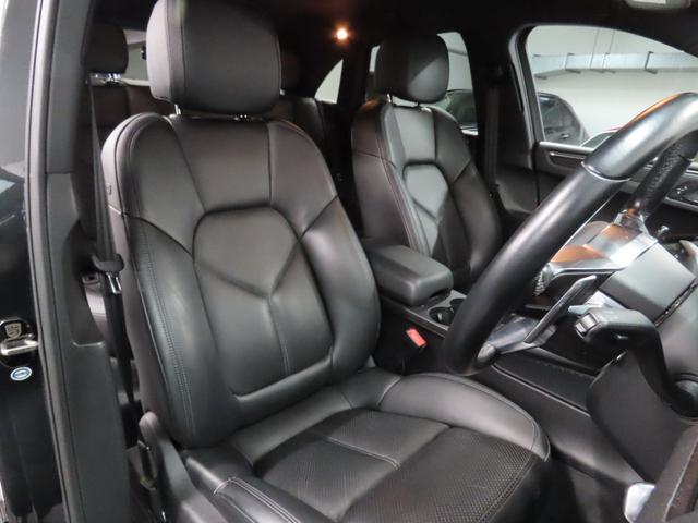 マカン マカン　正規ディーラー車　ブラックレザー　１４ｗａｙメモリーパワーシート／ヒーター　アダプティブクルーズコントロール　エントリードライブ　ＰＤＬＳキセノン　純正ナビ／バックカメラ　純正黒１８ｉｎｔホイール（16枚目）