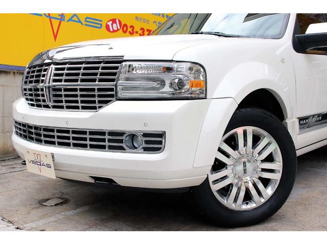 リンカーンナビゲーター ベースグレード 正規ディーラー車 点検記録簿 オーナーズブック スペアキー フルセグサイバーナビ 電動サンルーフ 電動サイドステップ パワーリフトゲート 3列シート8人乗り 黒革パワーシート 電動格納サードシート(3枚目)