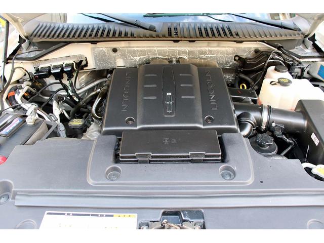 リンカーンナビゲーター ベースグレード 正規ディーラー車 点検記録簿 オーナーズブック スペアキー フルセグサイバーナビ 電動サンルーフ 電動サイドステップ パワーリフトゲート 3列シート8人乗り 黒革パワーシート 電動格納サードシート(6枚目)