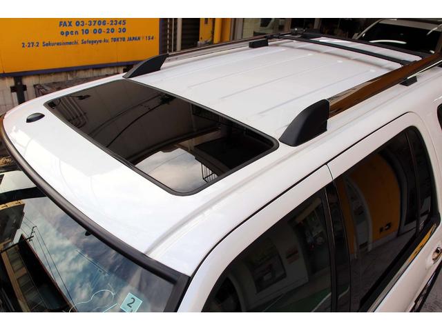 リンカーンナビゲーター ベースグレード 正規ディーラー車 点検記録簿 オーナーズブック スペアキー フルセグサイバーナビ 電動サンルーフ 電動サイドステップ パワーリフトゲート 3列シート8人乗り 黒革パワーシート 電動格納サードシート(9枚目)