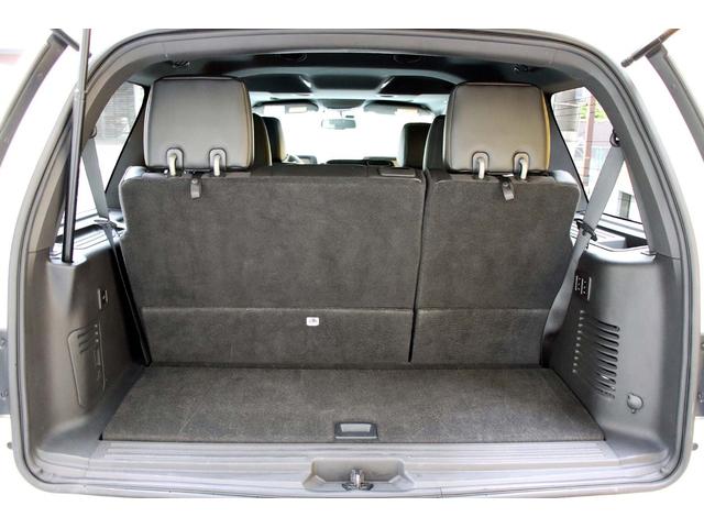 リンカーンナビゲーター ベースグレード 正規ディーラー車 点検記録簿 オーナーズブック スペアキー フルセグサイバーナビ 電動サンルーフ 電動サイドステップ パワーリフトゲート 3列シート8人乗り 黒革パワーシート 電動格納サードシート(19枚目)