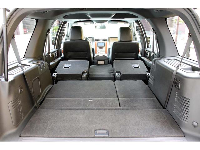 リンカーンナビゲーター ベースグレード 正規ディーラー車 点検記録簿 オーナーズブック スペアキー フルセグサイバーナビ 電動サンルーフ 電動サイドステップ パワーリフトゲート 3列シート8人乗り 黒革パワーシート 電動格納サードシート(21枚目)