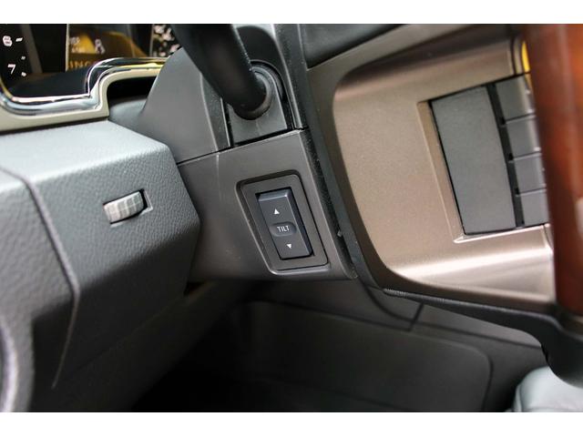 リンカーンナビゲーター ベースグレード 正規ディーラー車 点検記録簿 オーナーズブック スペアキー フルセグサイバーナビ 電動サンルーフ 電動サイドステップ パワーリフトゲート 3列シート8人乗り 黒革パワーシート 電動格納サードシート(30枚目)