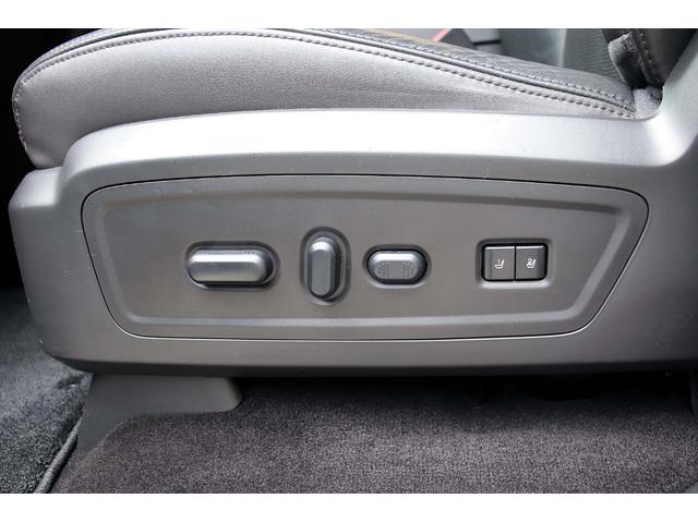 リンカーンナビゲーター ベースグレード 正規ディーラー車 点検記録簿 オーナーズブック スペアキー フルセグサイバーナビ 電動サンルーフ 電動サイドステップ パワーリフトゲート 3列シート8人乗り 黒革パワーシート 電動格納サードシート(34枚目)