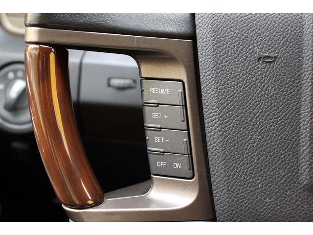 リンカーンナビゲーター ベースグレード 正規ディーラー車 点検記録簿 オーナーズブック スペアキー フルセグサイバーナビ 電動サンルーフ 電動サイドステップ パワーリフトゲート 3列シート8人乗り 黒革パワーシート 電動格納サードシート(43枚目)