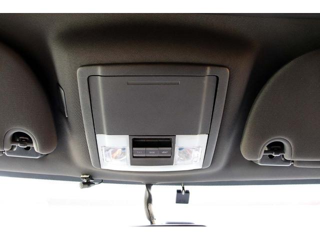 リンカーンナビゲーター ベースグレード 正規ディーラー車 点検記録簿 オーナーズブック スペアキー フルセグサイバーナビ 電動サンルーフ 電動サイドステップ パワーリフトゲート 3列シート8人乗り 黒革パワーシート 電動格納サードシート(46枚目)