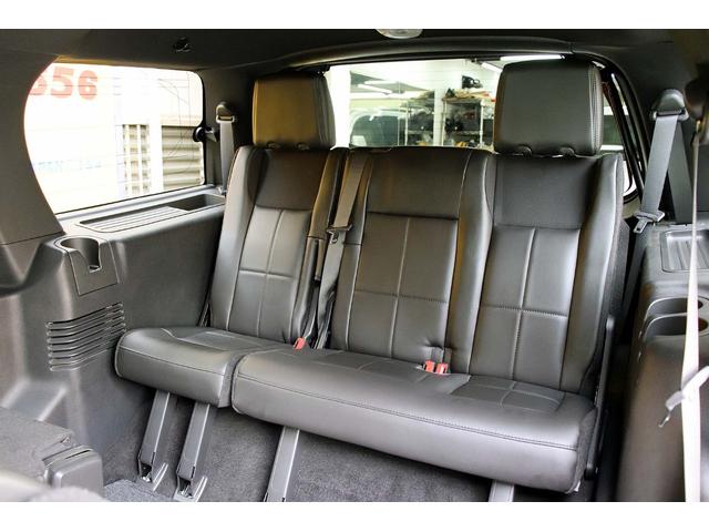 リンカーンナビゲーター ベースグレード 正規ディーラー車 点検記録簿 オーナーズブック スペアキー フルセグサイバーナビ 電動サンルーフ 電動サイドステップ パワーリフトゲート 3列シート8人乗り 黒革パワーシート 電動格納サードシート(54枚目)