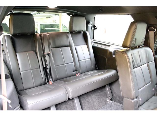 リンカーンナビゲーター ベースグレード 正規ディーラー車 点検記録簿 オーナーズブック スペアキー フルセグサイバーナビ 電動サンルーフ 電動サイドステップ パワーリフトゲート 3列シート8人乗り 黒革パワーシート 電動格納サードシート(68枚目)