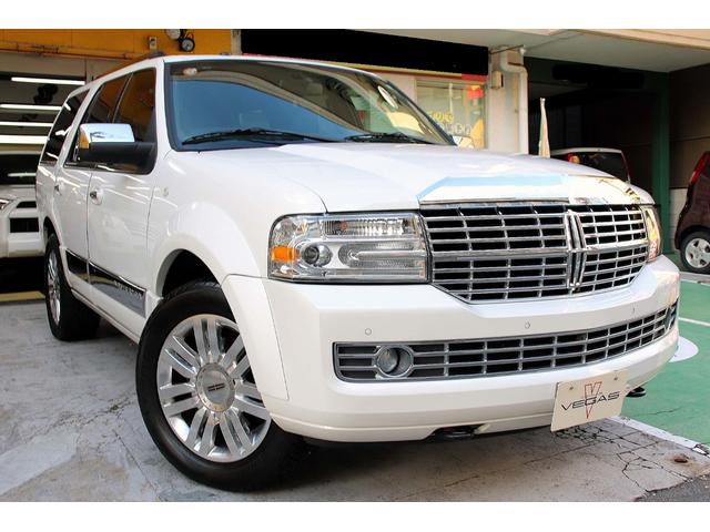 リンカーンナビゲーター ベースグレード 正規ディーラー車 点検記録簿 オーナーズブック スペアキー フルセグサイバーナビ 電動サンルーフ 電動サイドステップ パワーリフトゲート 3列シート8人乗り 黒革パワーシート 電動格納サードシート(71枚目)