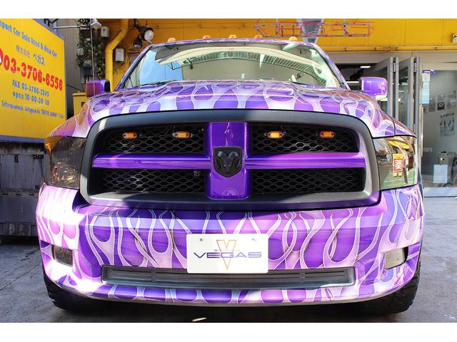 ダッジ・ラム ララミー 新車並行 5.7-HEMI 4WD カスタム 実走行3万mile リフトアップ KMCロックスター20inホイール ポケットスタイルオーバーフェンダー フルセグナビ 取説 点検記録簿 スペアキー(5枚目)