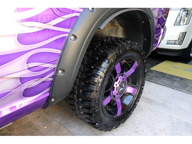 ダッジ・ラム ララミー 新車並行 5.7-HEMI 4WD カスタム 実走行3万mile リフトアップ KMCロックスター20inホイール ポケットスタイルオーバーフェンダー フルセグナビ 取説 点検記録簿 スペアキー(14枚目)