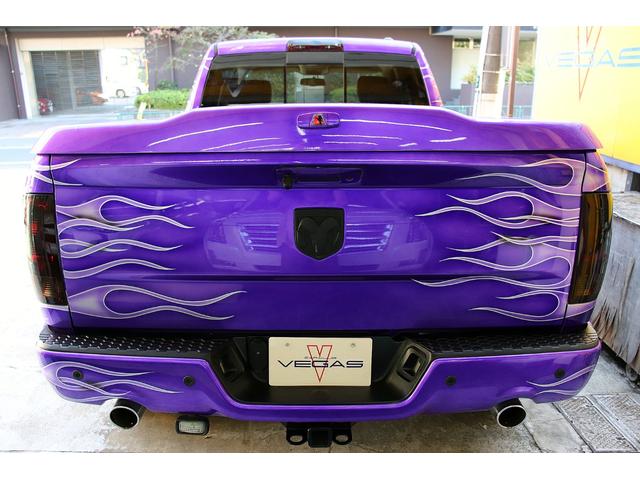 ダッジ・ラム ララミー 新車並行 5.7-HEMI 4WD カスタム 実走行3万mile リフトアップ KMCロックスター20inホイール ポケットスタイルオーバーフェンダー フルセグナビ 取説 点検記録簿 スペアキー(18枚目)