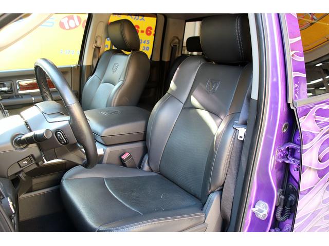 ダッジ・ラム ララミー 新車並行 5.7-HEMI 4WD カスタム 実走行3万mile リフトアップ KMCロックスター20inホイール ポケットスタイルオーバーフェンダー フルセグナビ 取説 点検記録簿 スペアキー(30枚目)