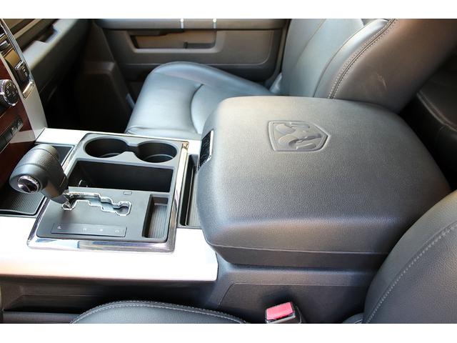 ダッジ・ラム ララミー 新車並行 5.7-HEMI 4WD カスタム 実走行3万mile リフトアップ KMCロックスター20inホイール ポケットスタイルオーバーフェンダー フルセグナビ 取説 点検記録簿 スペアキー(46枚目)