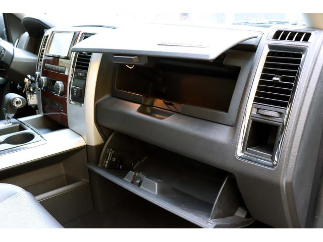 ダッジ・ラム ララミー 新車並行 5.7-HEMI 4WD カスタム 実走行3万mile リフトアップ KMCロックスター20inホイール ポケットスタイルオーバーフェンダー フルセグナビ 取説 点検記録簿 スペアキー(63枚目)