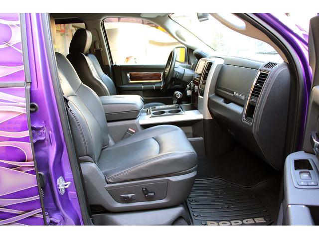 ダッジ・ラム ララミー 新車並行 5.7-HEMI 4WD カスタム 実走行3万mile リフトアップ KMCロックスター20inホイール ポケットスタイルオーバーフェンダー フルセグナビ 取説 点検記録簿 スペアキー(65枚目)