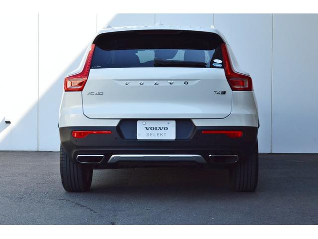 ＸＣ４０ Ｔ４　ＡＷＤ　インスクリプション　ワンオーナー　黒革　ドラレコ　３６０度カメラ　ハーマンカードン　ＬＥＤヘッドライト　ステアリング＆前後シートヒーター　縦列駐車支援システム　ワイヤレススマートフォンチャージ　パワーシート　認定中古車（18枚目）