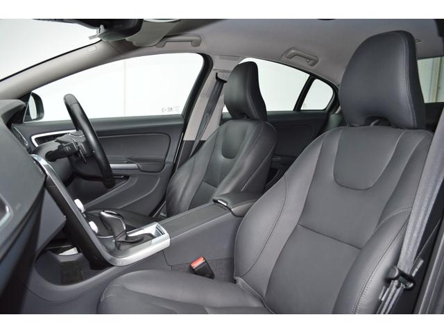 S60 T3 SE 黒革 走行16000キロ ドラレコ 認定中古車 フロントカメラ スマートキー バックカメラ HDDナビ フルセグ シートヒーター(5枚目)