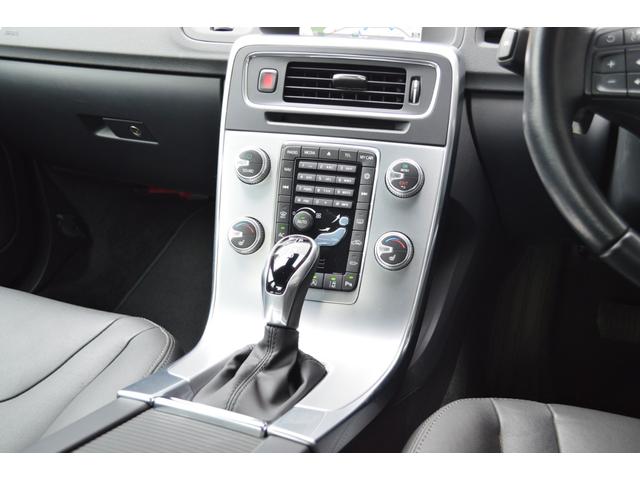 S60 T3 SE 黒革 走行16000キロ ドラレコ 認定中古車 フロントカメラ スマートキー バックカメラ HDDナビ フルセグ シートヒーター(7枚目)