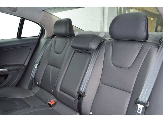 S60 T3 SE 黒革 走行16000キロ ドラレコ 認定中古車 フロントカメラ スマートキー バックカメラ HDDナビ フルセグ シートヒーター(15枚目)