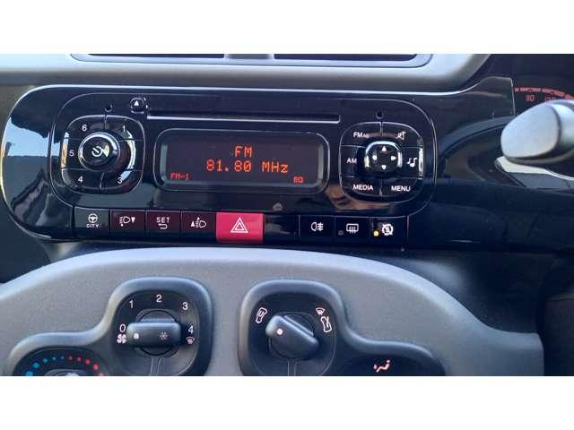純正オーディオもしっかり作動します。ＦＭ　＋　ＡＭチューナー付　ＣＤ　　プレーヤー　です