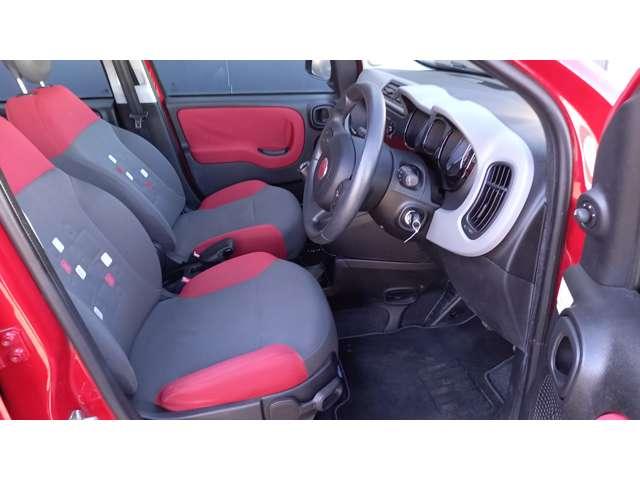 座席も固くもなく柔らかくもないので運転していても楽です