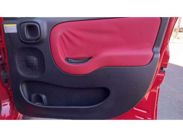 運転席のドアの内側の画像です♪