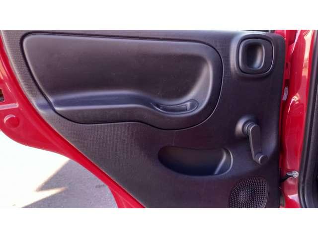 助手席後ろのドア内側の画像です。