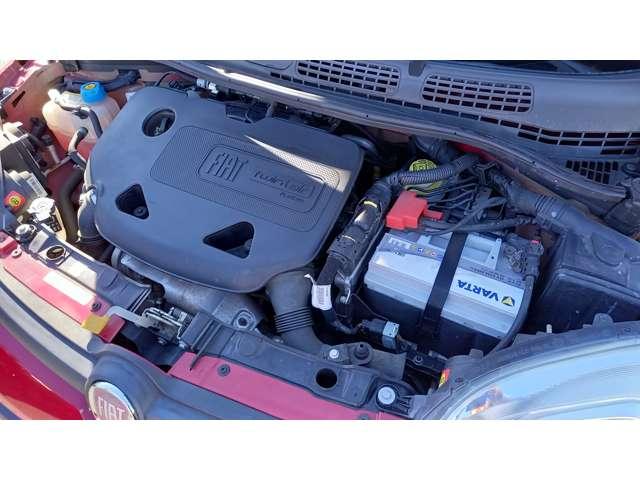 左側からのエンジンルームの画像です♪