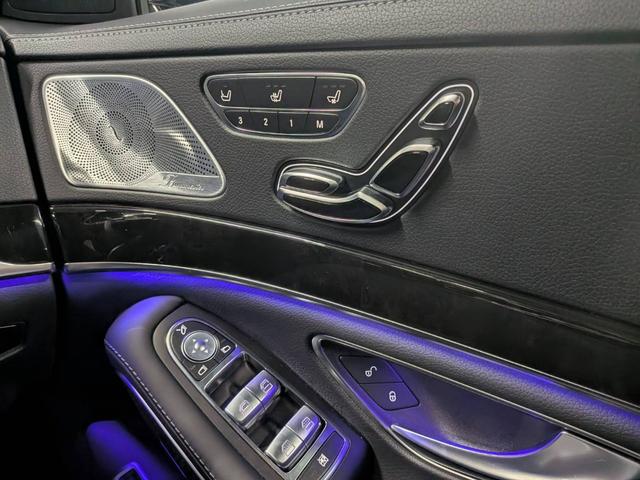 Ｓクラス Ｓ５５０ロング　ＡＭＧライン　ショーファーＰ　黒ナッパ革　パノラマＳＲ　ＨＤＤナビ地デジ３６０°カメラ　Ｒエンタ　ＨＵＤ　Ｂｕｒｍｅｓｔｅｒ　Ｓヒーター＆ベンチレーション＆マッサージ　ＬＥＤライト　自動トランク　禁煙（13枚目）