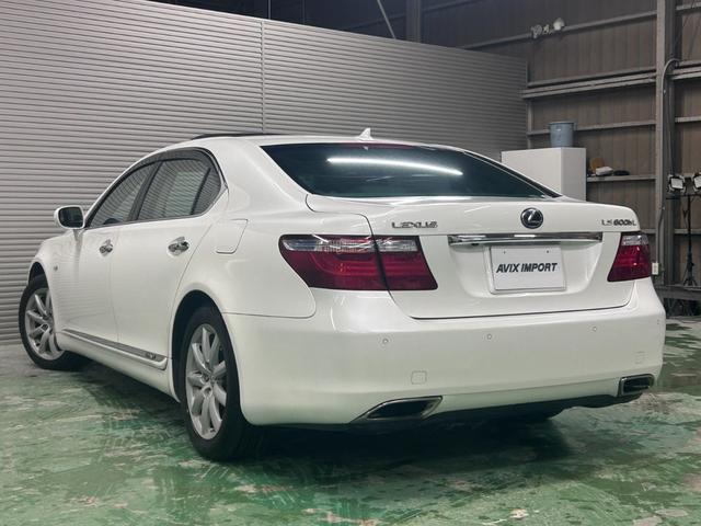 ＬＳ ＬＳ６００ｈＬ　プリクラ　白革　ＳＲ　純正ＨＤＤナビＢカメラ　Ｒエンター　マークレビンソン　Ｓヒーター＆Ｓクーラー　ＬＥＤライト　自動トランク　レーダークルーズ　イージークローザ　クリアランスソナー　禁煙　法人１オナ（8枚目）