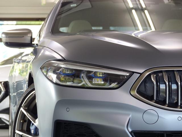 8シリーズ M850i xDrive グランクーペ Dアシストプロ 白革 SR HDDナビ地デジTOP&3Dビュー ライブコックピット HUD harman&kardon 前後席Sヒーター 前席ベンチレーション BMWレーザーライト 自動トランク 禁煙(6枚目)