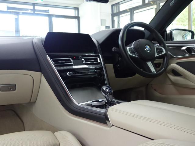 8シリーズ M850i xDrive グランクーペ Dアシストプロ 白革 SR HDDナビ地デジTOP&3Dビュー ライブコックピット HUD harman&kardon 前後席Sヒーター 前席ベンチレーション BMWレーザーライト 自動トランク 禁煙(11枚目)