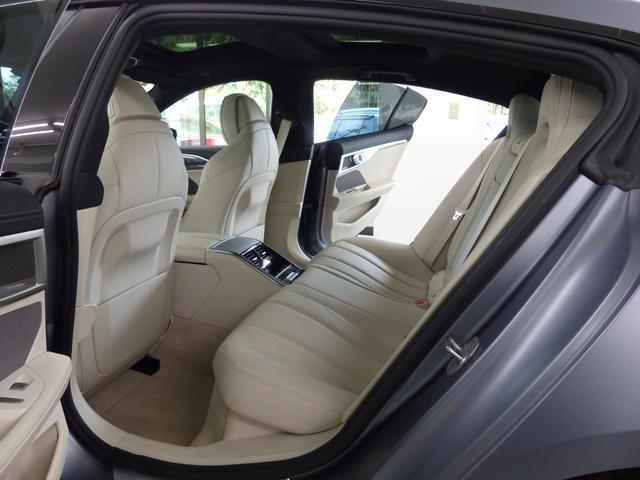 8シリーズ M850i xDrive グランクーペ Dアシストプロ 白革 SR HDDナビ地デジTOP&3Dビュー ライブコックピット HUD harman&kardon 前後席Sヒーター 前席ベンチレーション BMWレーザーライト 自動トランク 禁煙(30枚目)