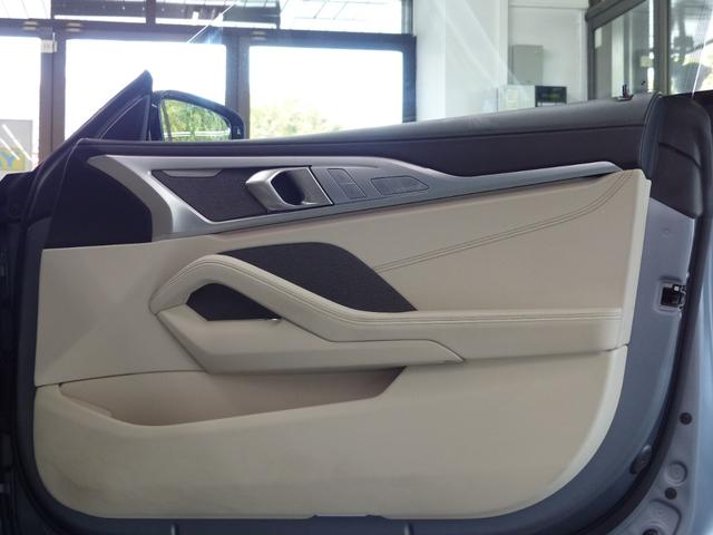 8シリーズ M850i xDrive グランクーペ Dアシストプロ 白革 SR HDDナビ地デジTOP&3Dビュー ライブコックピット HUD harman&kardon 前後席Sヒーター 前席ベンチレーション BMWレーザーライト 自動トランク 禁煙(40枚目)